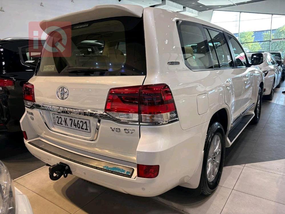 تويوتا لاندكروزر